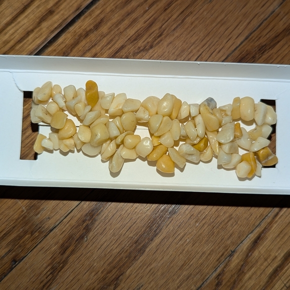 Yellow Jade pebble watch - Picture 2 of 3